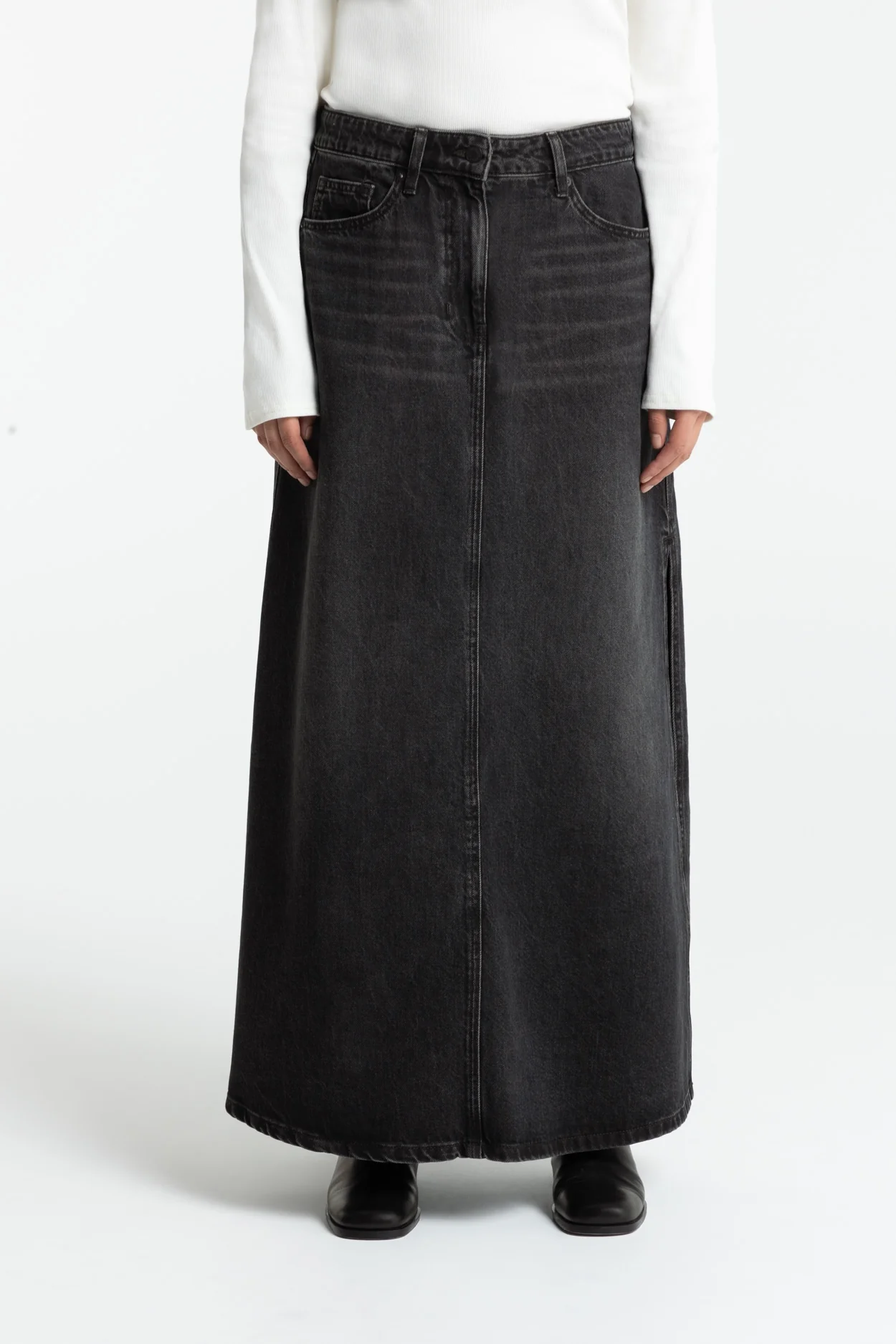 AMIRAH | VILMA BROWN BLACK WORN - Image 4