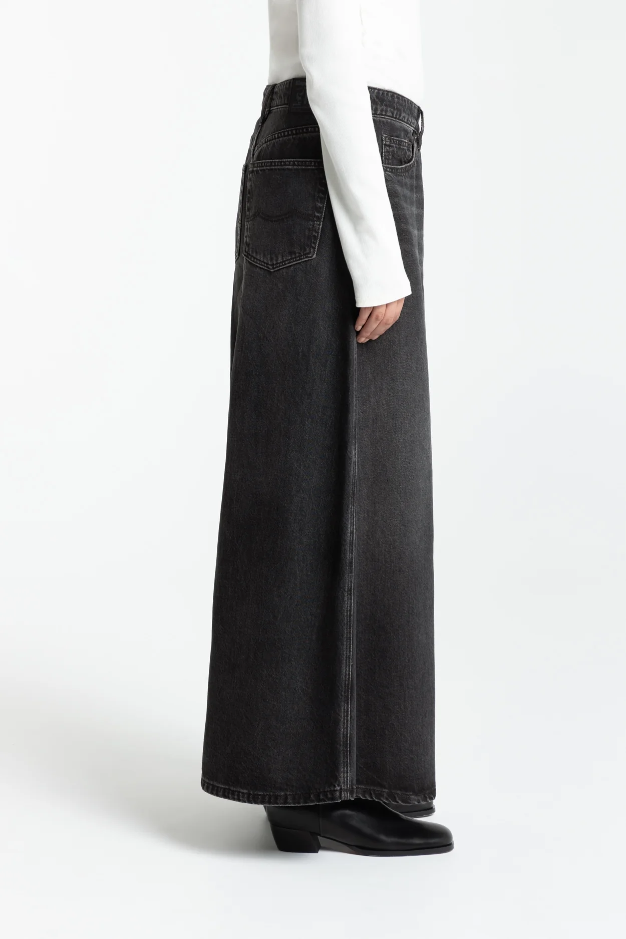 AMIRAH | VILMA BROWN BLACK WORN - Image 5