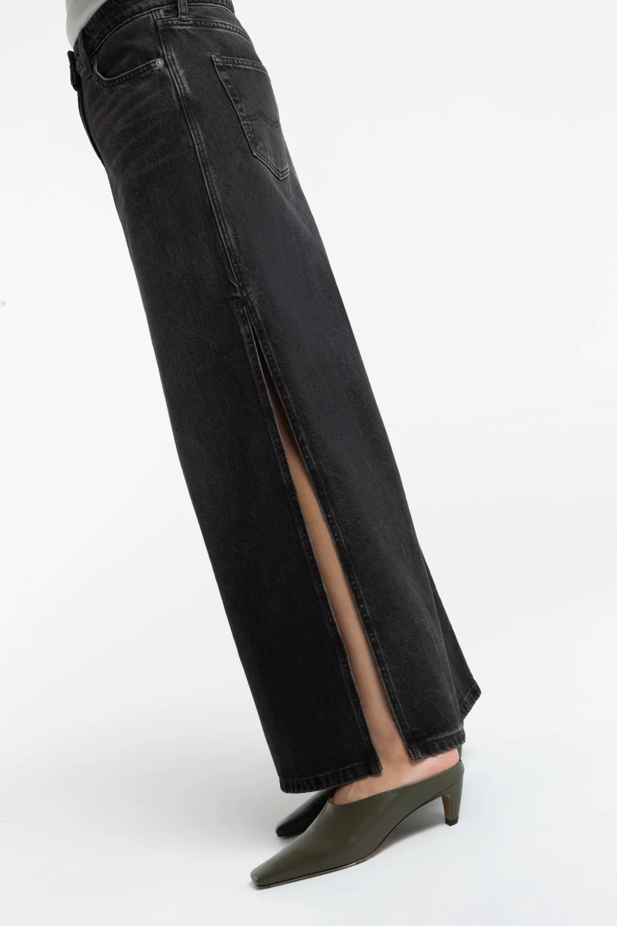 AMIRAH | VILMA BROWN BLACK WORN - Image 7