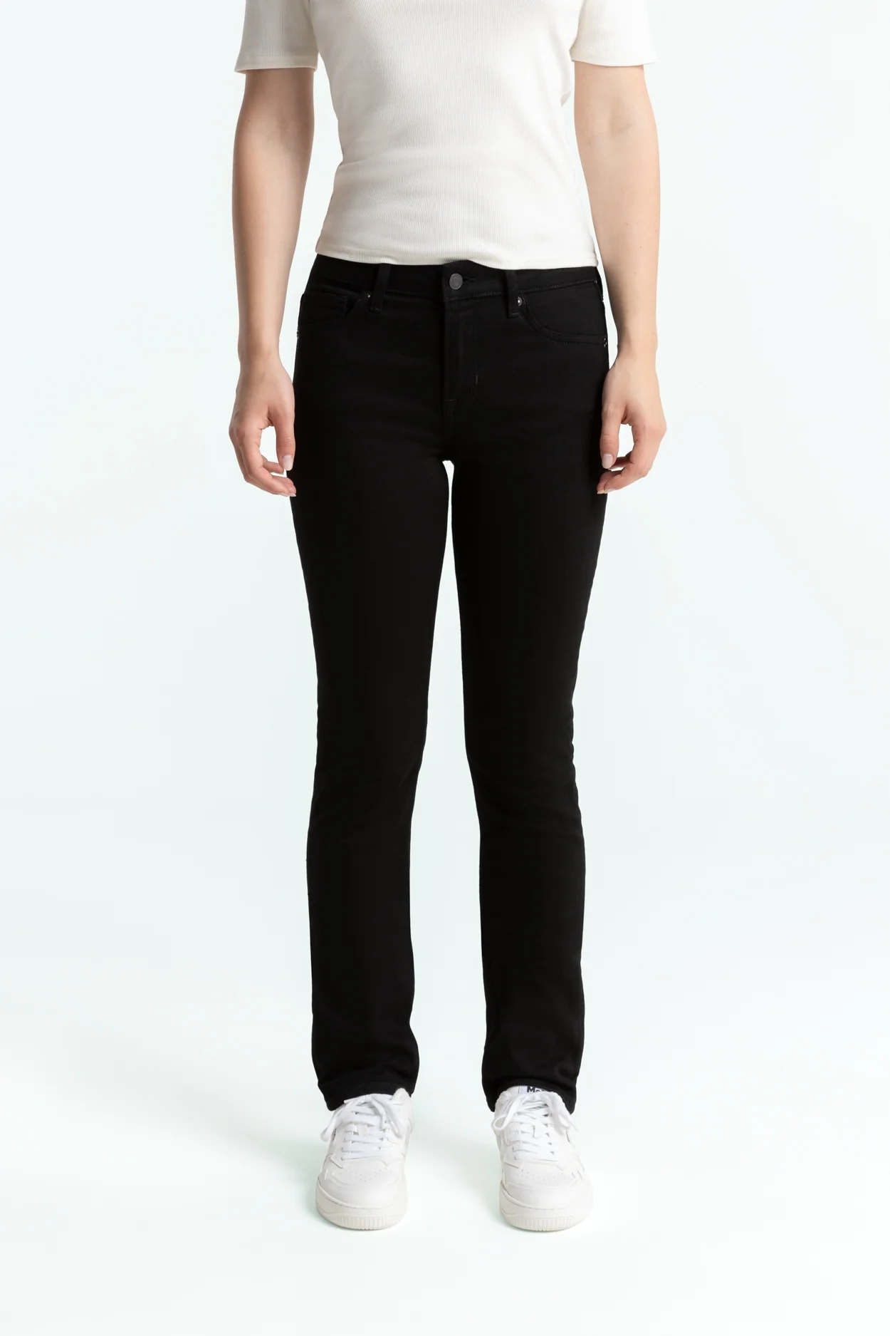 EMI | STAY BLACK RINSE - Image 3
