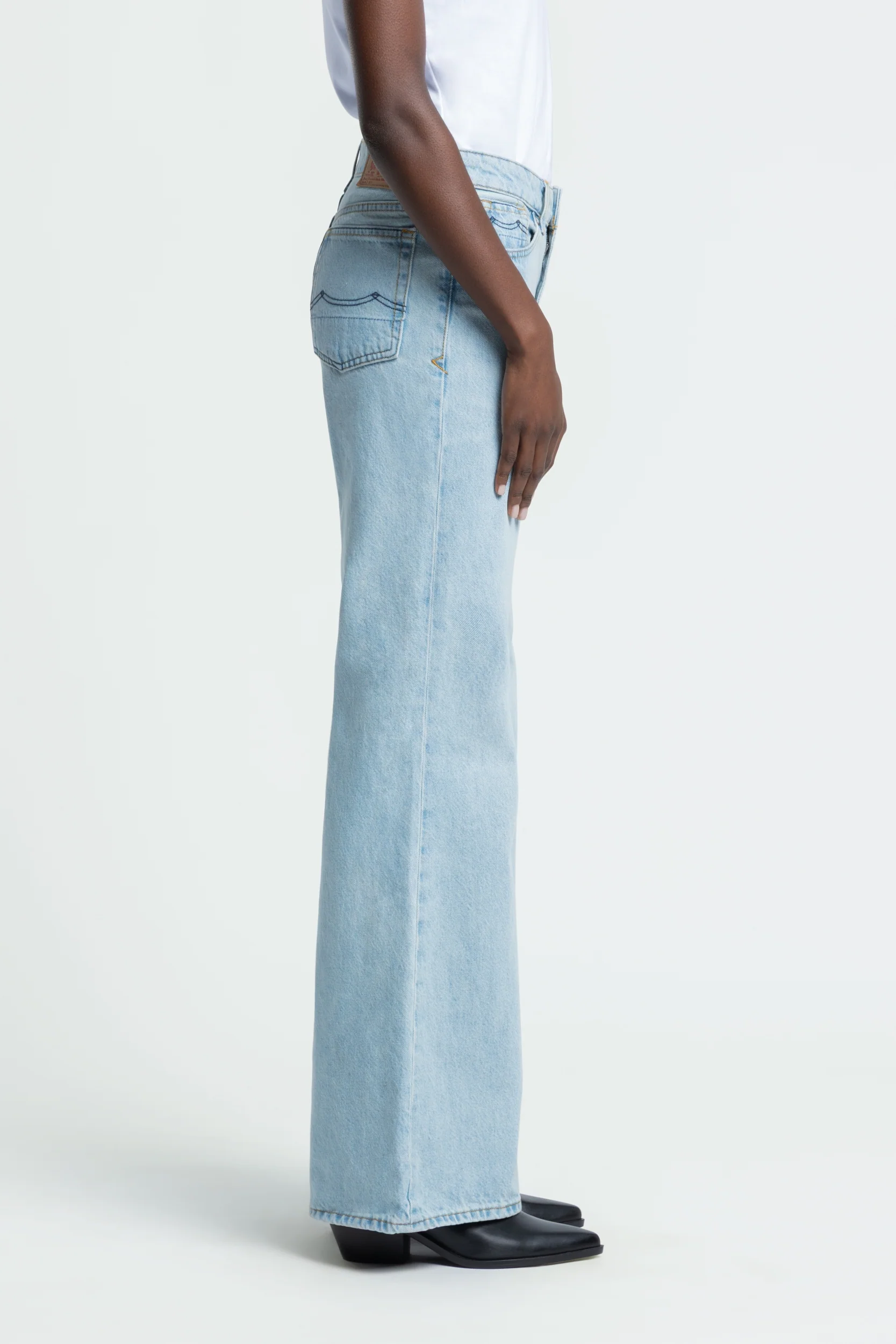 JANE | BLUE REEF SUPER LIGHT USED - Image 4