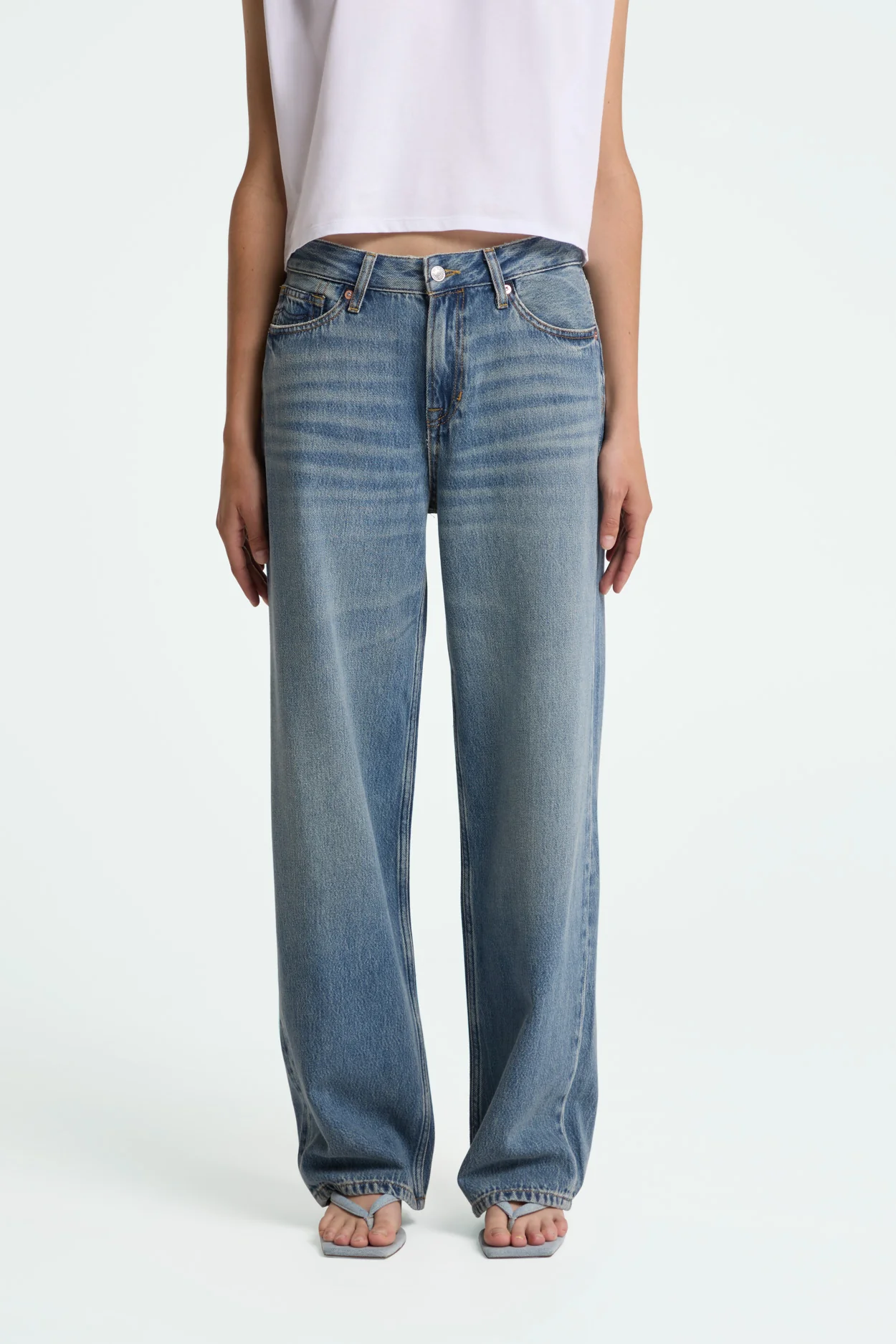 JOAN | LEWISBORO MID TINT - Image 3