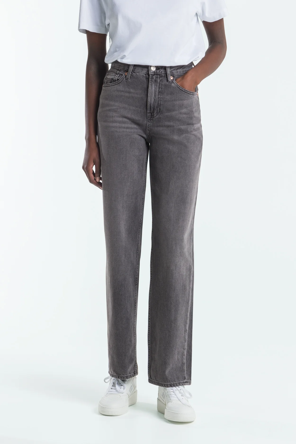LIORA | PONY BLACK OD BLACK - Image 3